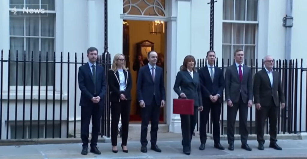 The government has unveiled £820 million of new funding to guarantee paid work placements for 18- to 21-year-olds who have been “not earning or learning” for over 18 months. Announced by Chancellor Rachel Reeves in the Budget, the investment will fund a three-year Youth Guarantee scheme offering young people an apprenticeship, accredited training, education, or structured support to find employment.